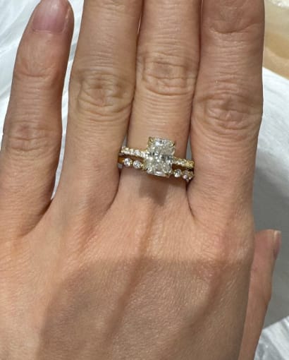 Customer photo review of Rodiffy Moissanite 2.0 Ct Radiant Cut Yellow Gold Engagement Ring
