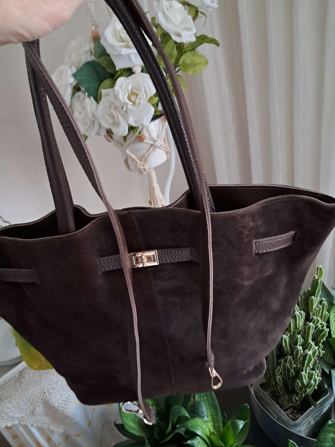 Customer photo review of Vivienne | Hakiki Süet Deri Çanta | Kahve