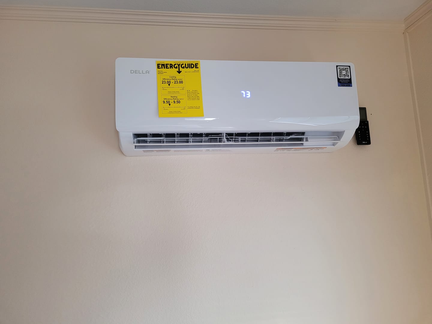 Customer photo review of DELLA Vario Series 12000 BTU 23 SEER2 Mini Split Heat Pump AC - Up to 550 Sq.Ft.