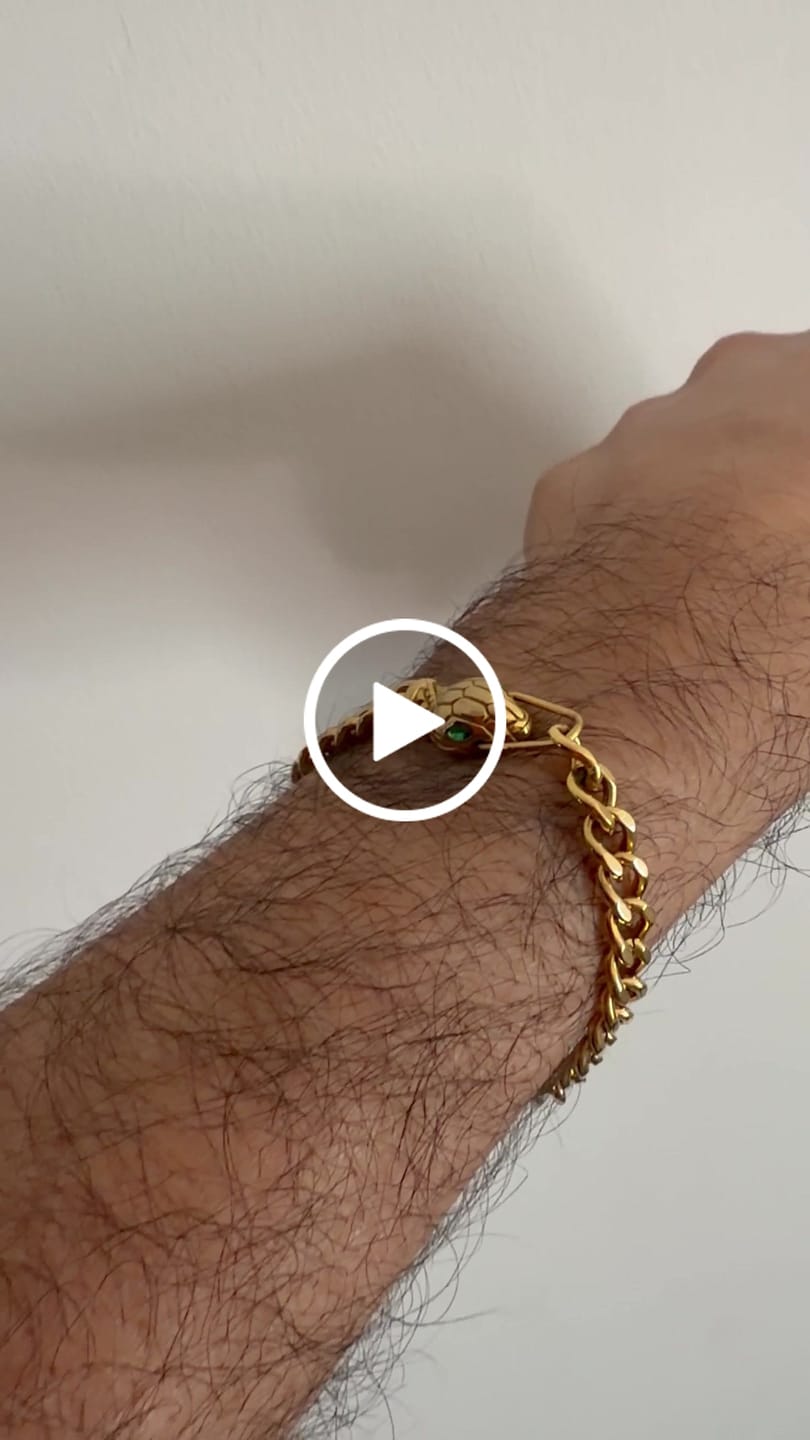 Customer video review of Pulseira Serpente Banhado em Ouro 18K