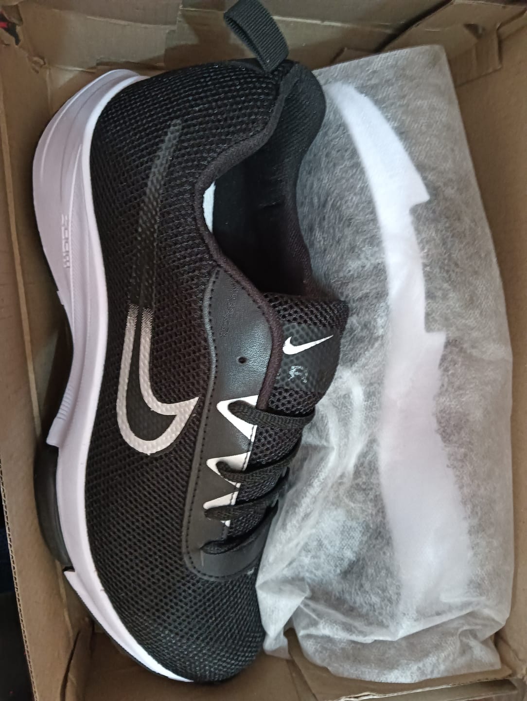 Customer photo review of Tenis 025 Negro Plata Negro