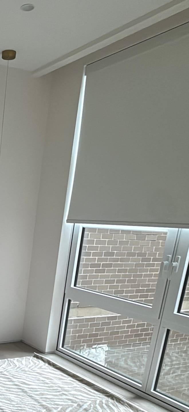 Customer photo review of Bringnox Hardwired Motorized Light Filtering Solar Shades 1%/3%/5% Openness Aventus