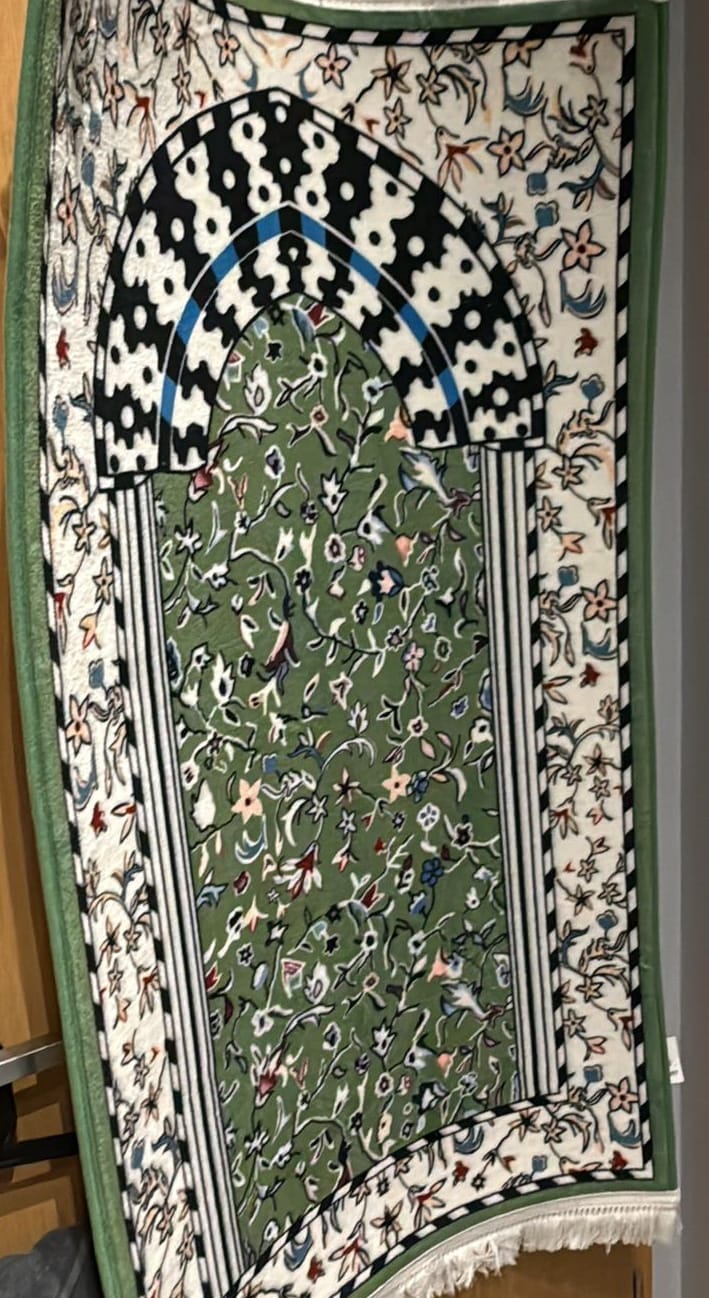 Customer photo review of Minbar Al Rawda Padded Prayer Mat
