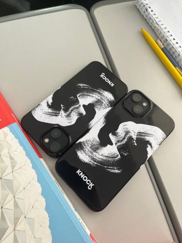 Customer photo review of KNOCK PHONE CASE BLACK