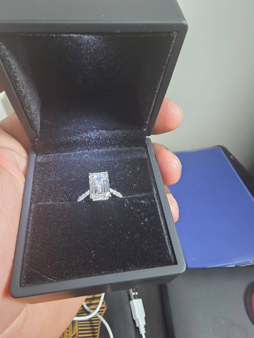 Customer photo review of 0.85-6.35 CT Emerald & Round Cut Diamonds - Engagement Ring