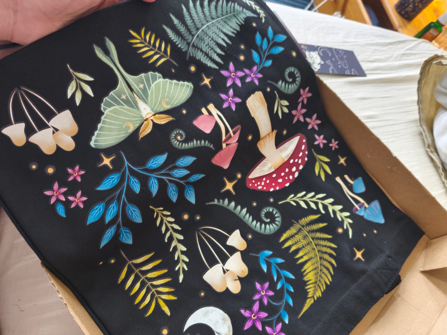 Customer photo review of Dark Forest Stoffbeutel – Wald-Print Tasche für Alltag und Bücher