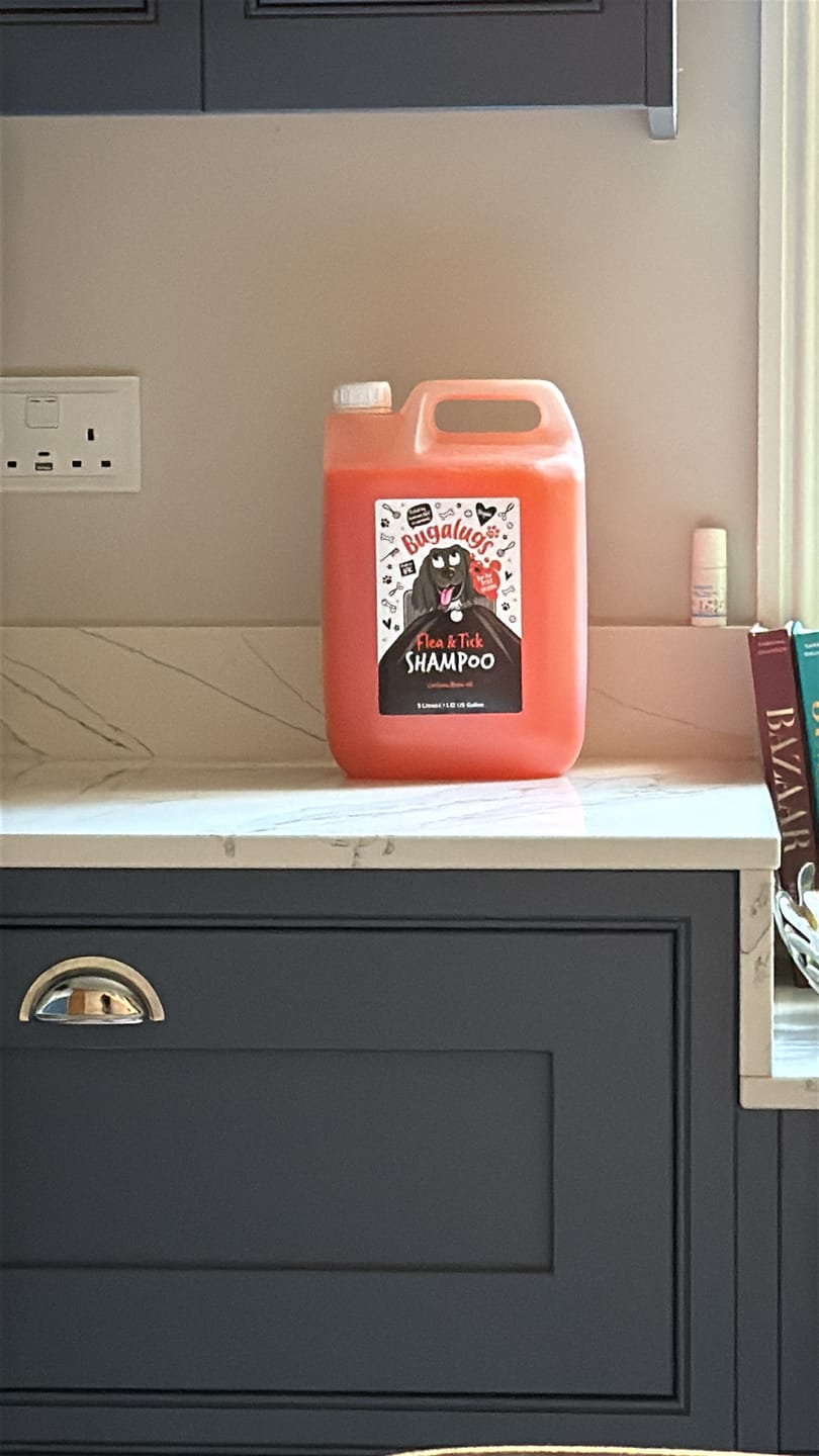 Customer photo review of Flea and Tick Dog Shampoo with Neem Oil (5L)