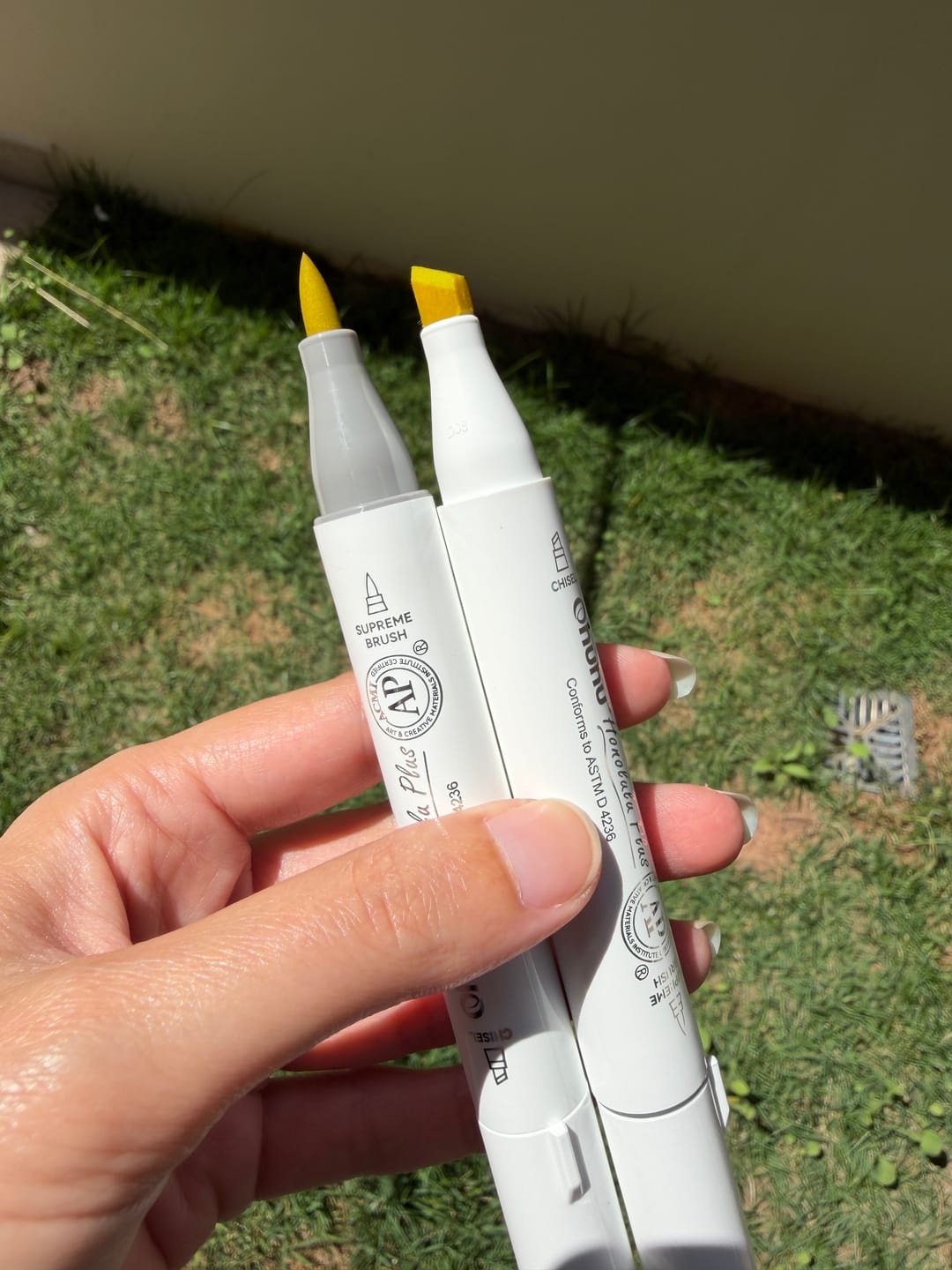 Customer photo review of Ohuhu Honolulu Plus Series Supreme Rubber Brush Tip Markers