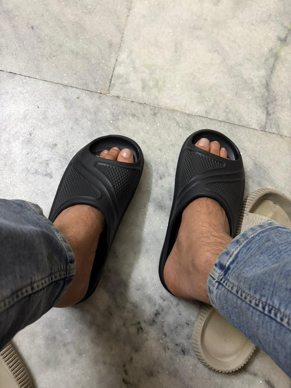 Customer photo review of Bacca Bucci Floats—Ultra Lightweight EVA Slides for Men