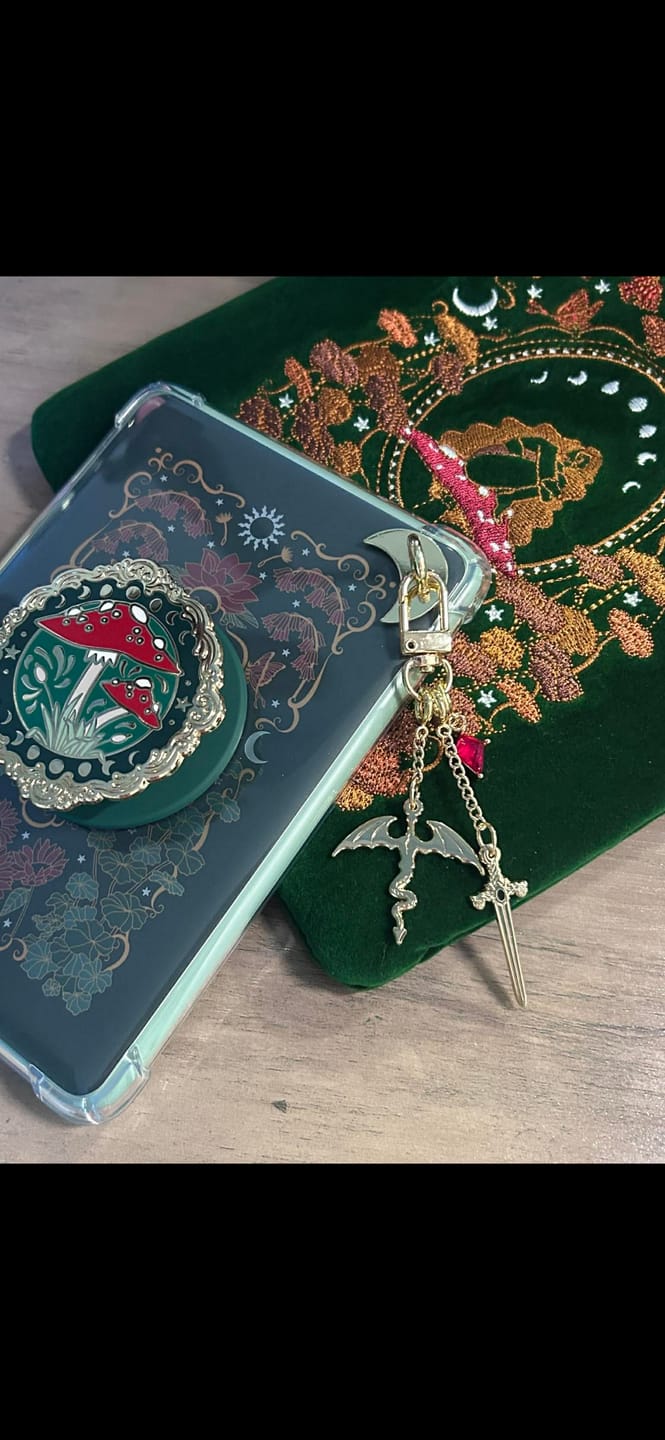 Customer photo review of Wonderland Clingie