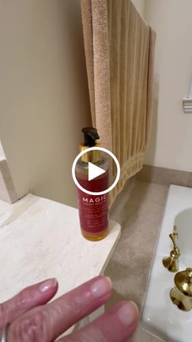 Customer video review of Besque® Magic Body Oil XL - 200ml