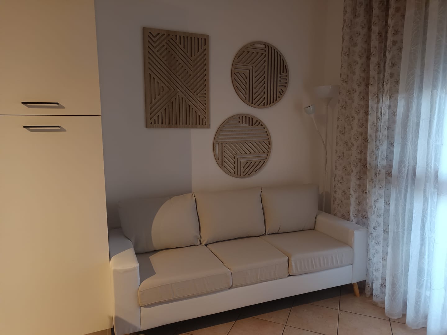 Customer photo review of Lastra Gommapiuma in Poliuretano Espanso Densità 25 Spessore 5/10/12/15 cm Misura 60×60 cm Ideale per Cuscini, Divani Sedute e Bancali