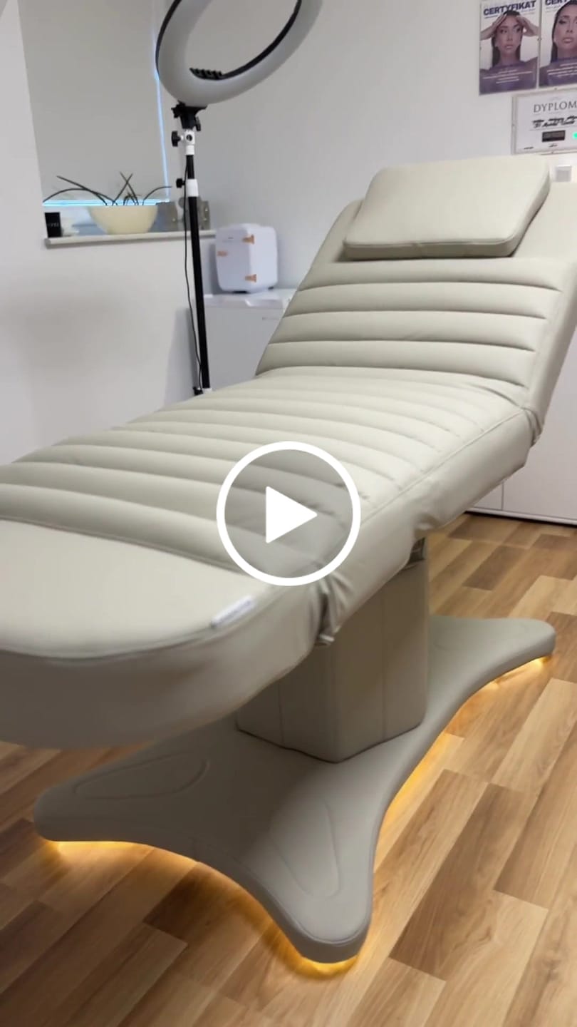 Customer video review of Manufakturo Grandeur Electric Lash Beauty Bed - 3 Motors Stone Taupe