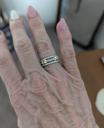 Customer photo review of S925 Half Halo Moissanite 0.5 Ct Round Cut White/Green Stone Anniversary Ring