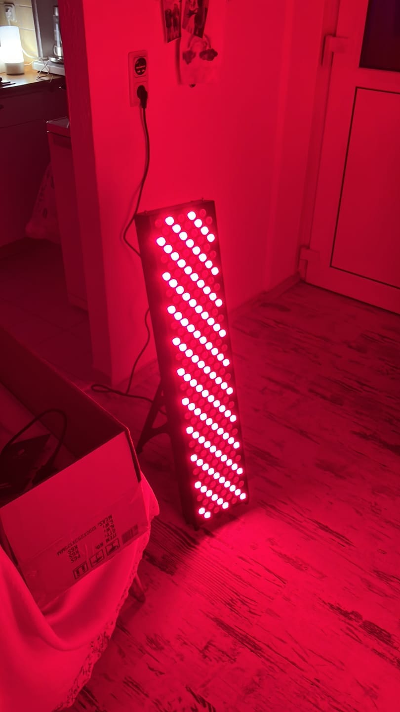 Customer photo review of Koanna® Luma1000™ – Powerful, Mid-Size Red Light Therapy Panel