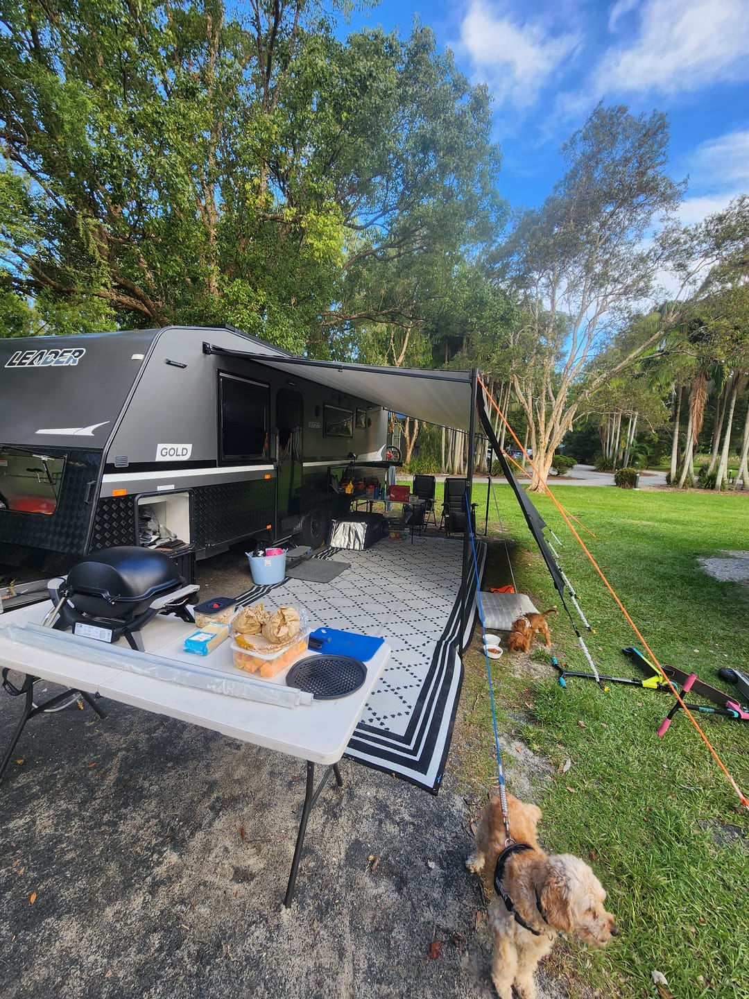 Customer photo review of Awnlux Retractable Roll-Out Caravan Awning W-5600NC