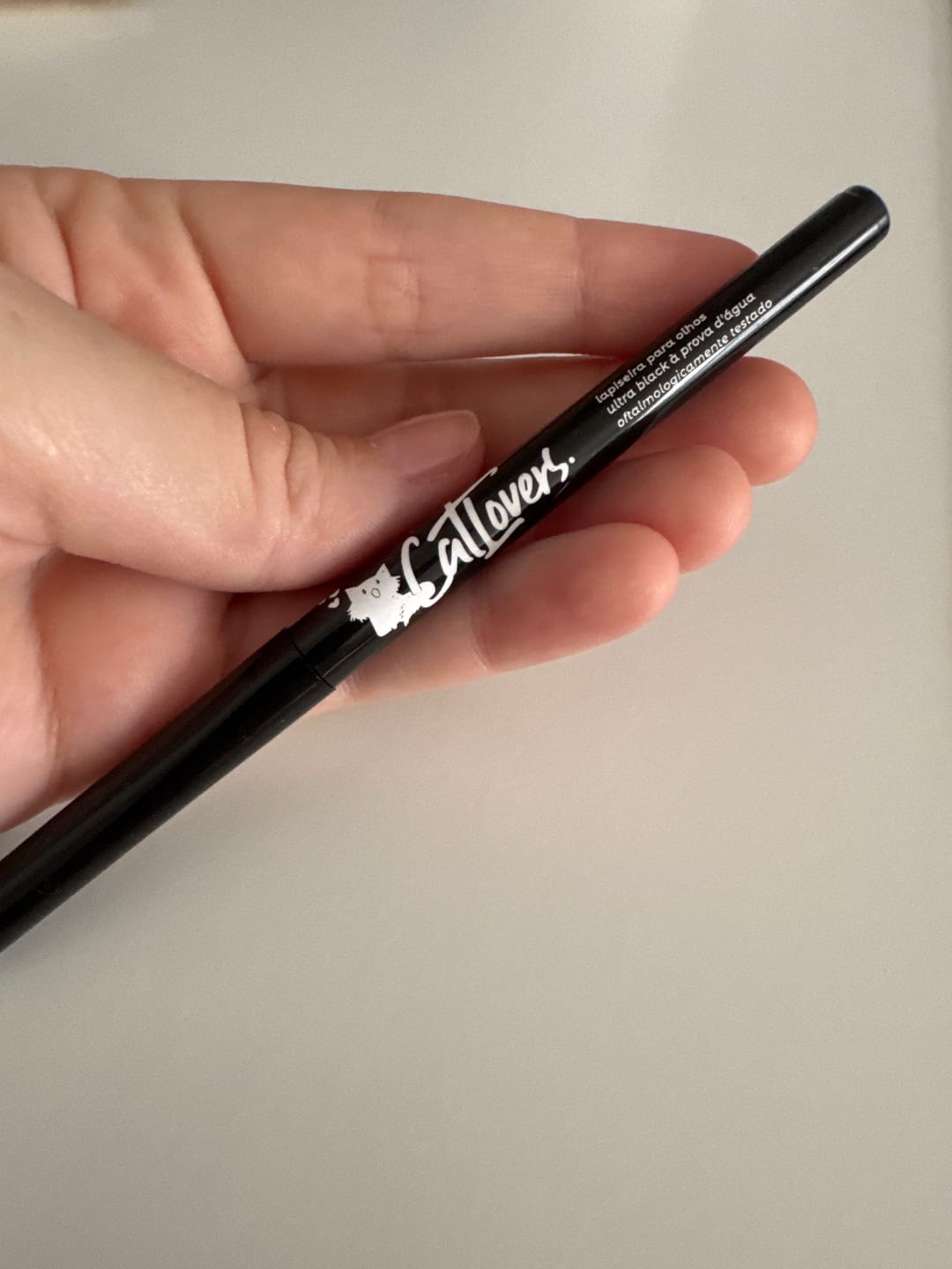 Customer photo review of Lapiseira para Olhos Preta - Cat Lovers - Vizzela
