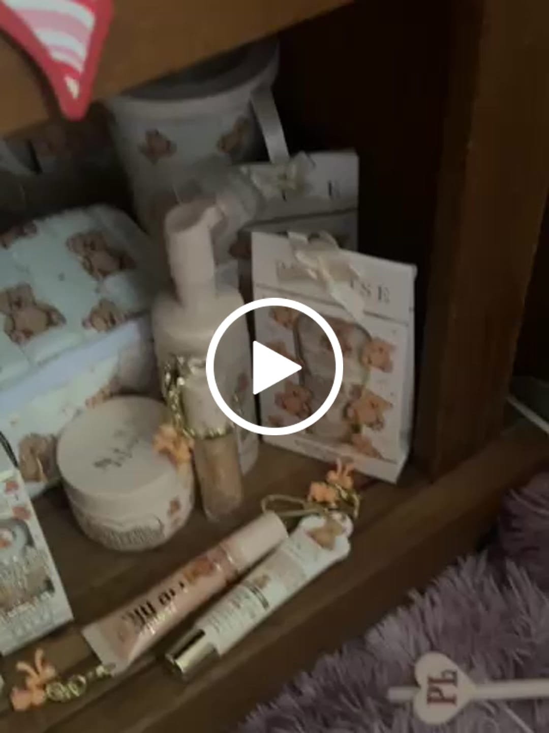 Recenzja wideo klienta dotycząca kremu do rąk Pomocna dłoń – ciasto kokosowe