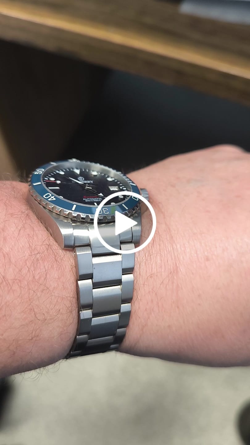 Customer video review of SEATURTLE.OCEAN(TITANIUM) - Automatic Titanium Diver Watch | Sea Blue/Ti-bracelet