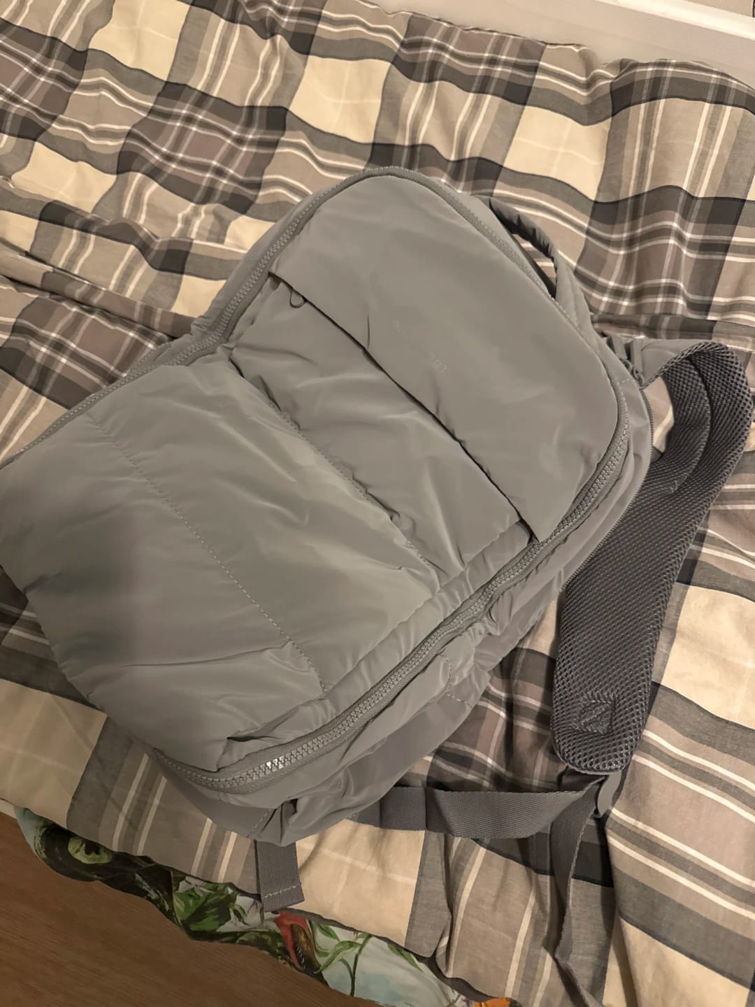 Customer photo review of Mochila Acolchoada de Mulher