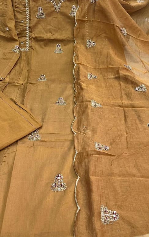 Customer photo review of PARI Pure Mul Chanderi 3 Piece Suit Set with Dupatta