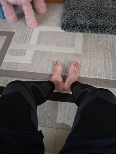Customer photo review of Compression Sleeves V2 for Knees and Legs