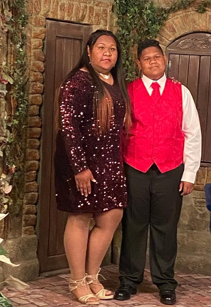Customer photo review of Hisdern Men's Red Paisley Vest Tie Set For Weddings