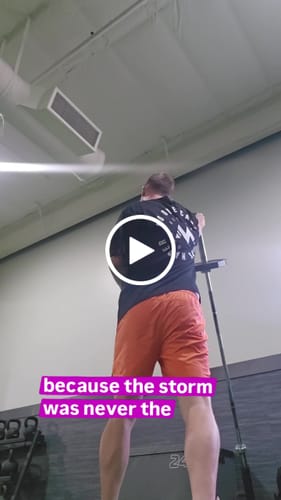 Customer video review of NO ONE CARES CIRCLE TEE - BLACK