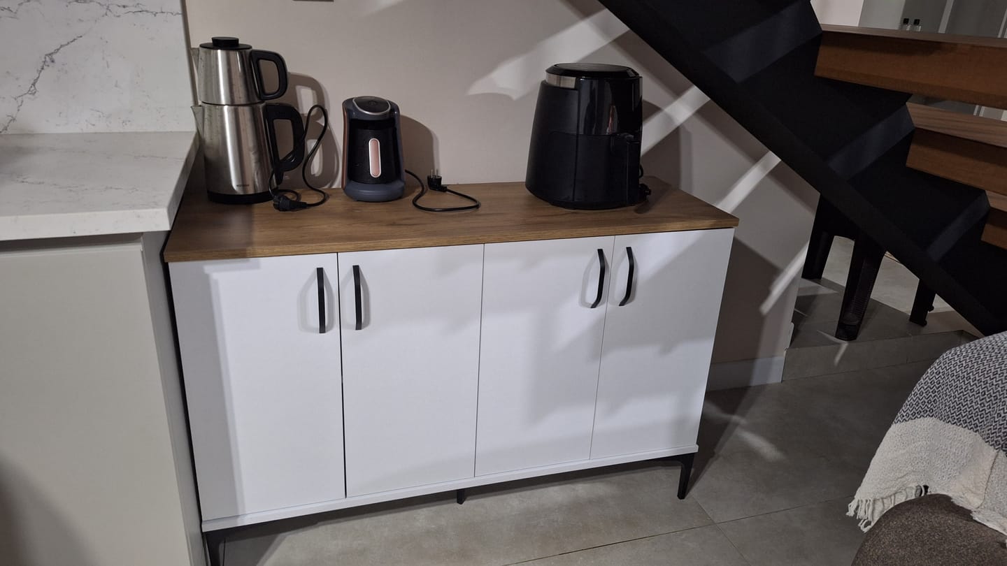 Customer photo review of Rani JE162 Kahve Köşesi Çok Amaçlı Dolap 4 Kapaklı Kiler Mutfak Dolabı Beyaz - Sepet Ceviz