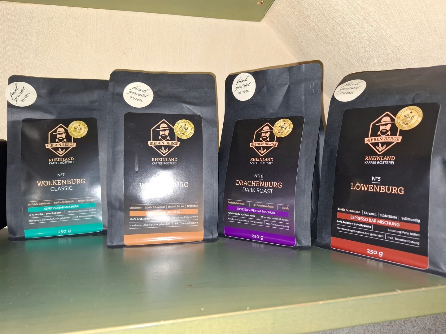 Customer photo review of Entdecke vier einzigartige Röstungen – Espresso Probierpaket 4x 250g
