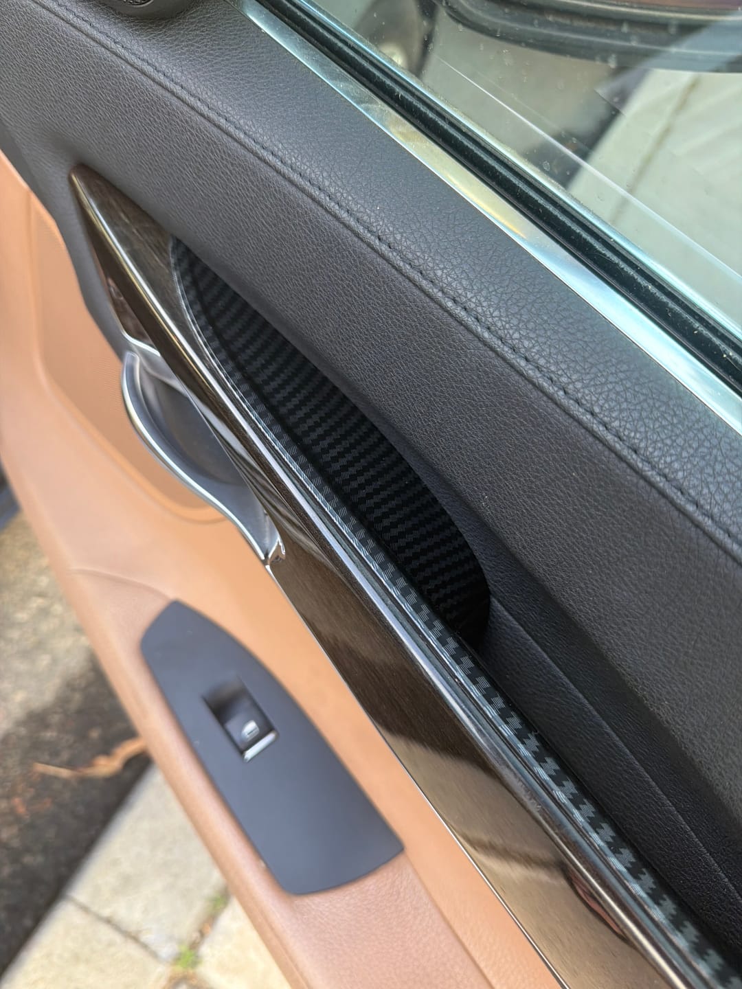 Customer photo review of For BMW 7 Series Door Pull Handle Covers 2PCS – Compatible with BMW 7 Series F01/F02 (2008-2015) Left & Right Front Door Handle Trim Cover