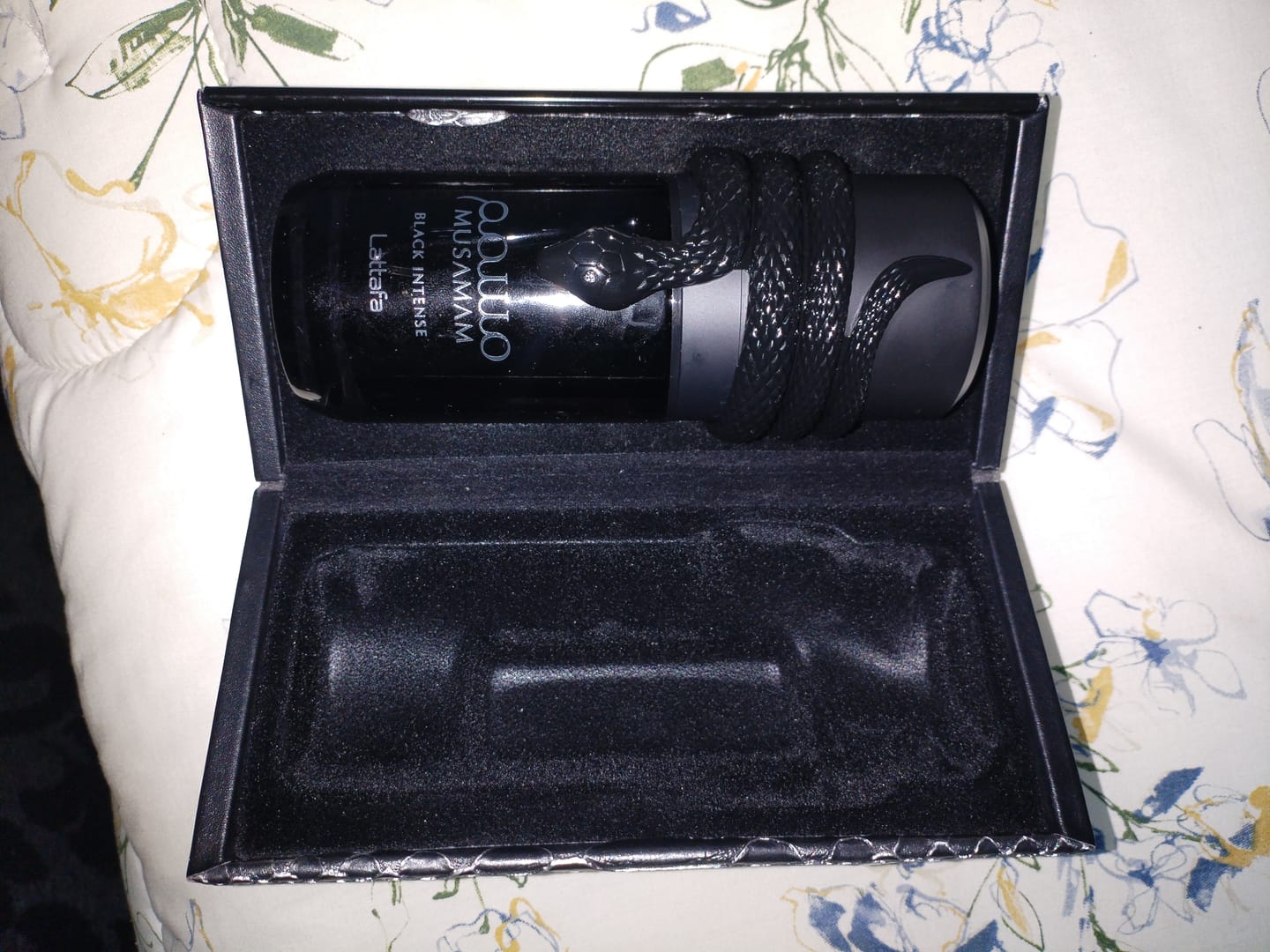Customer photo review of MUSAMAM BLACK INTENSE LATTAFA EDP 100ML