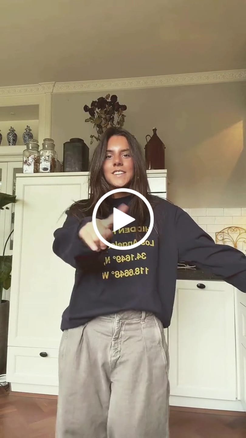 Customer video review of VINTAGE LOGO LONGSLEEVE T-SHIRT AMBER/NAVY