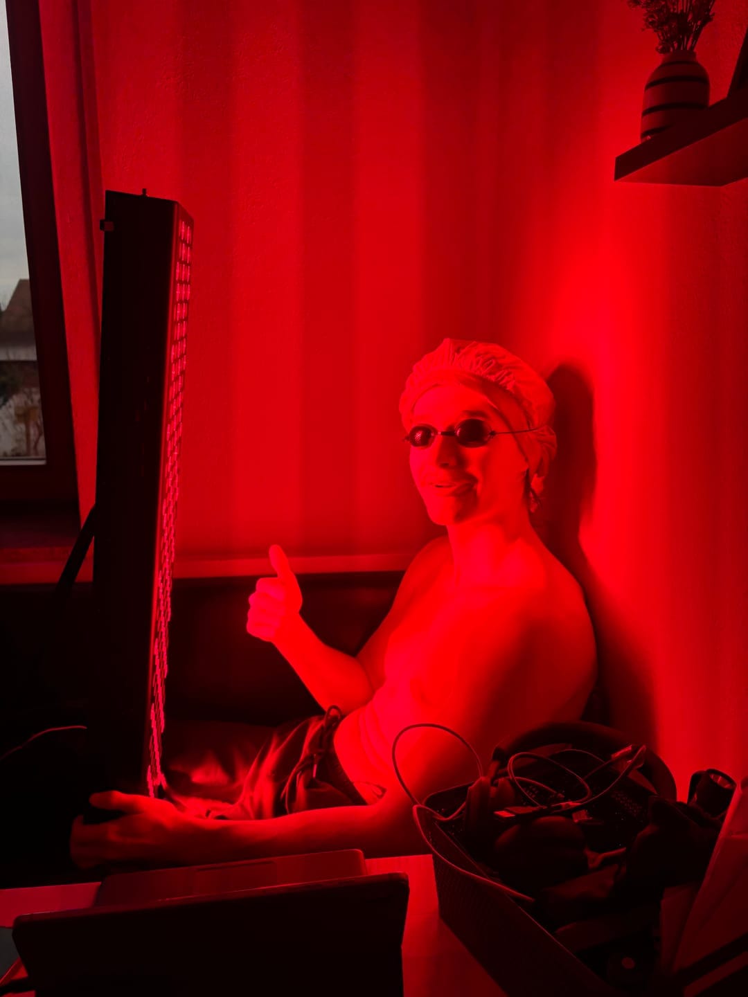Customer photo review of Koanna® Luma1000™ – Powerful, Mid-Size Red Light Therapy Panel