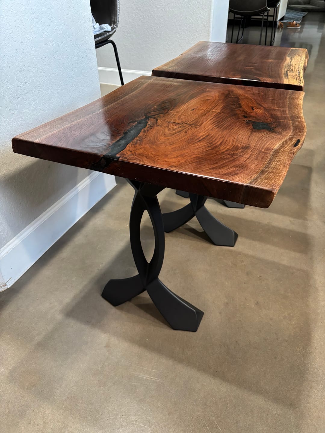 Customer photo review of End Table Legs 219 Curva 20" H Mid-Century Modern Style
