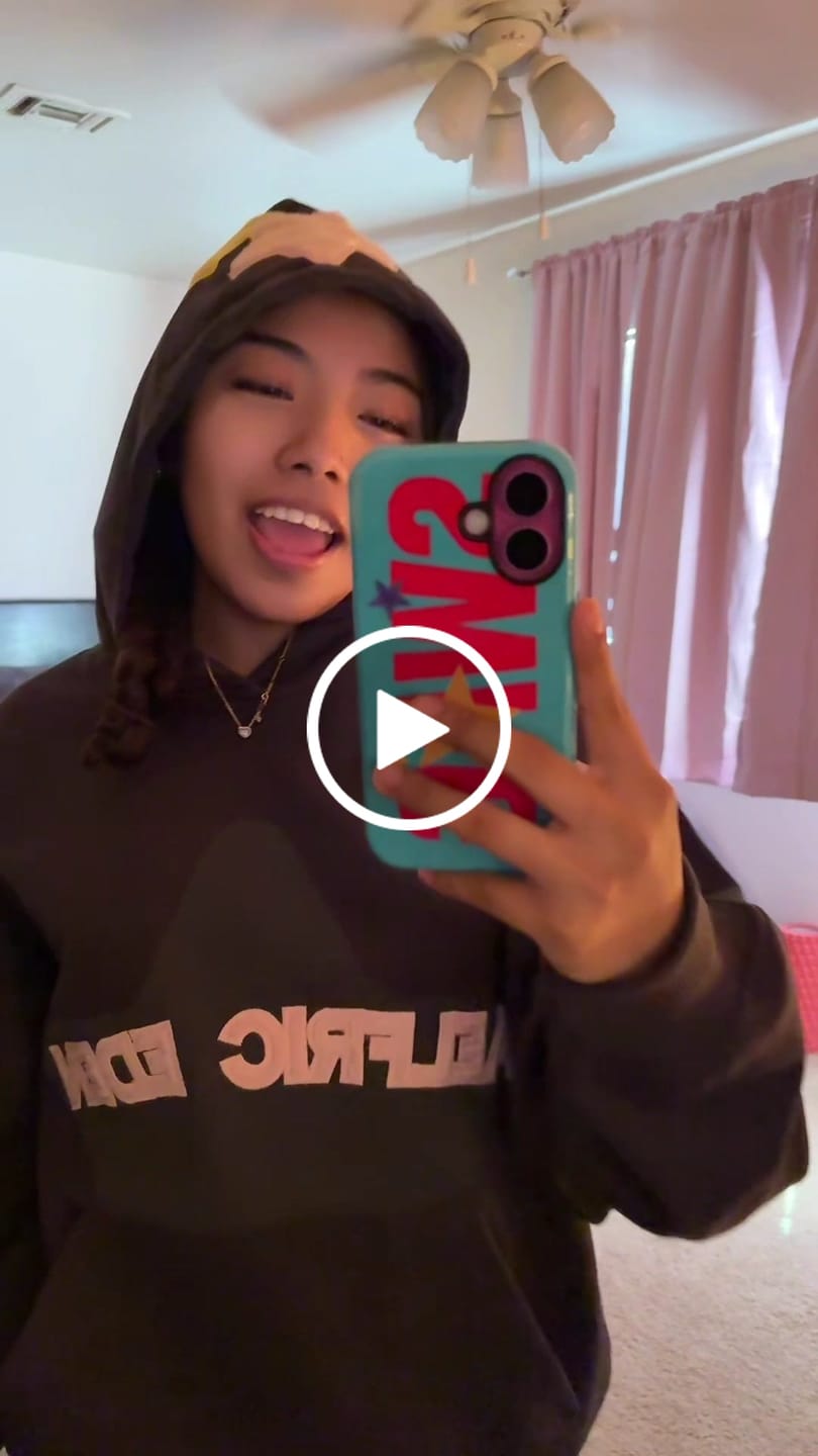 Customer video review of Aelfric Eden Oversized Colorful Eden Star Pullover Hoodie