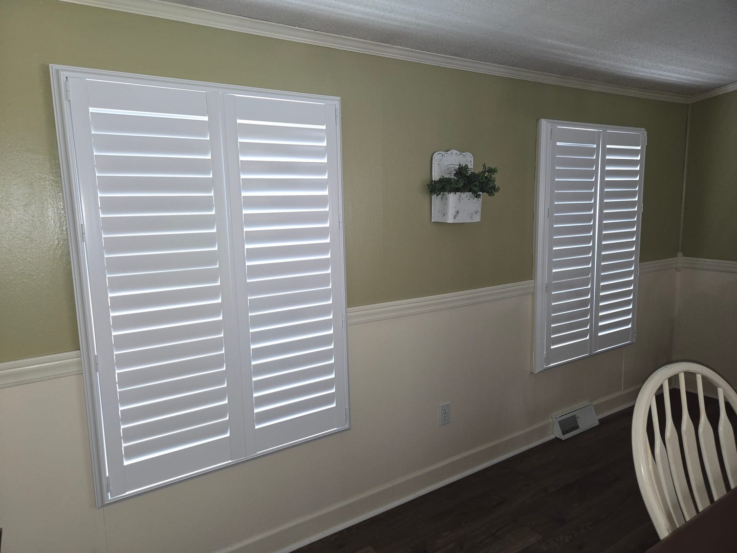 Customer photo review of Economy Polyresin Plantation Shutter