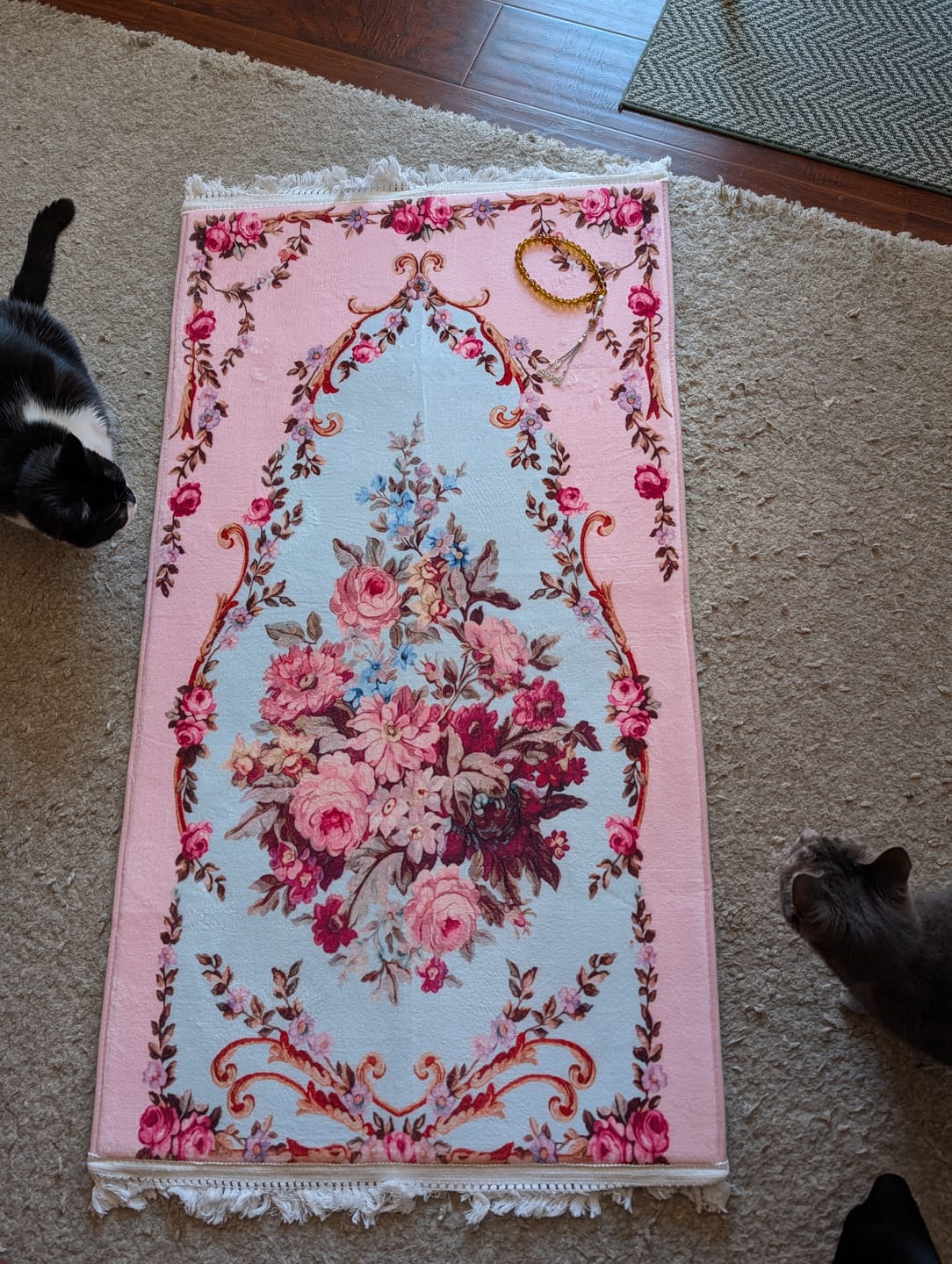Customer photo review of Rosy Rehma Padded Prayer Mat