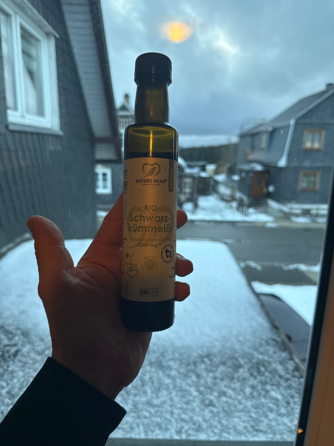 Customer photo review of BIO Schwarzkümmelöl 2300+ Thymochinon ungefiltert 250 ml