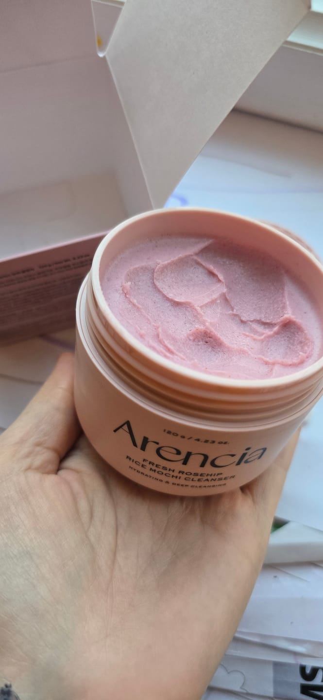 Customer photo review of Sejas ādu attīrošs līdzeklis ar mežrozīšu un kumelīšu ekstraktiem Arencia Fresh Rosehip Rice Mochi Cleanser