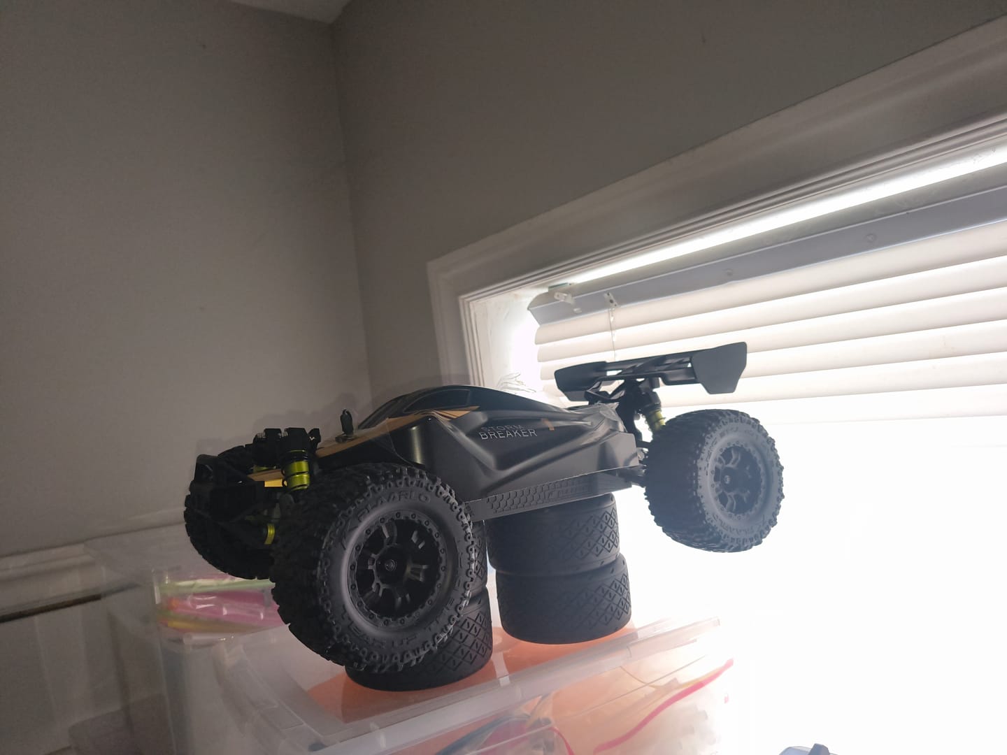 Customer photo review of Rlaarlo Storm Breaker 1/10 Carbon Fiber Brushless RTR 4WD Buggy | SBK10