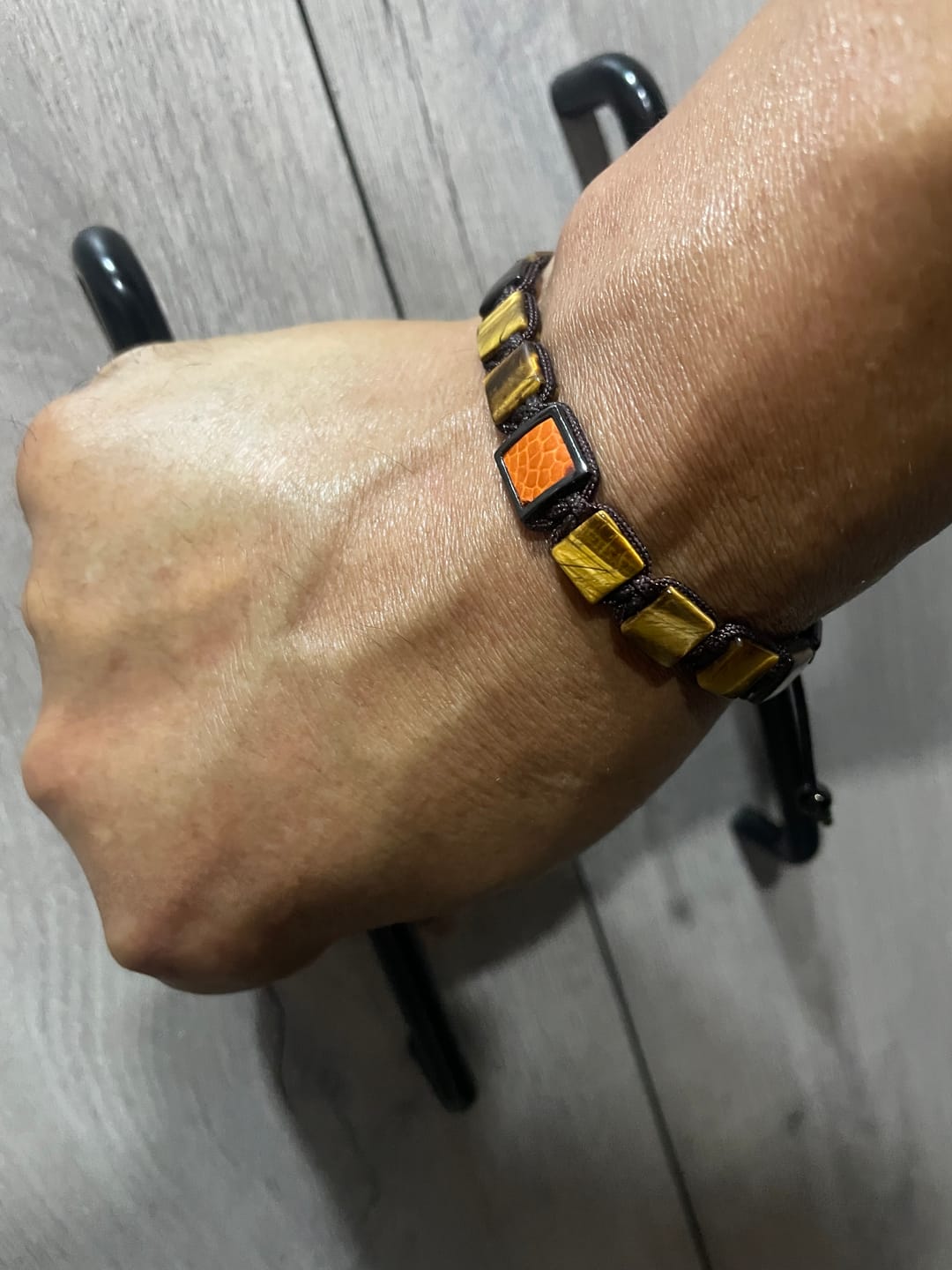 Customer photo review of Pulsera Strength Eye of Tiger Private Collection