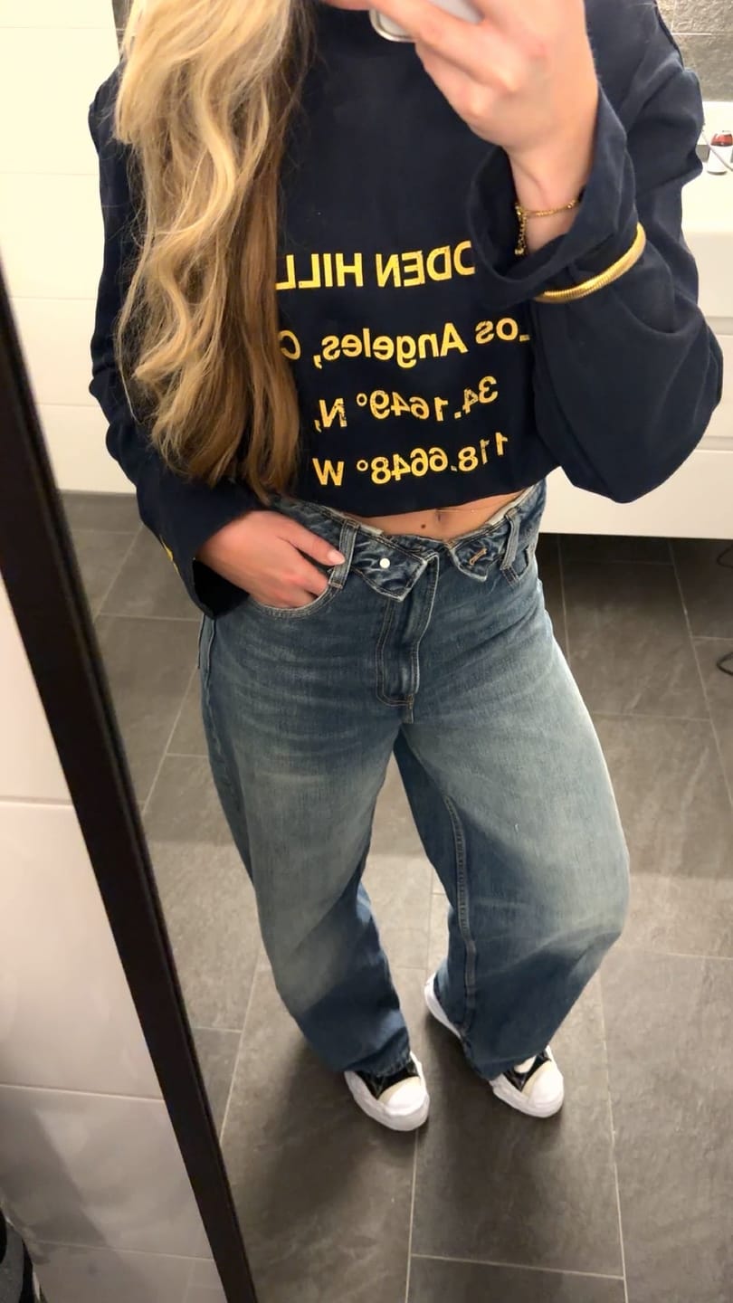 Customer photo review of VINTAGE LOGO LONGSLEEVE T-SHIRT AMBER/NAVY