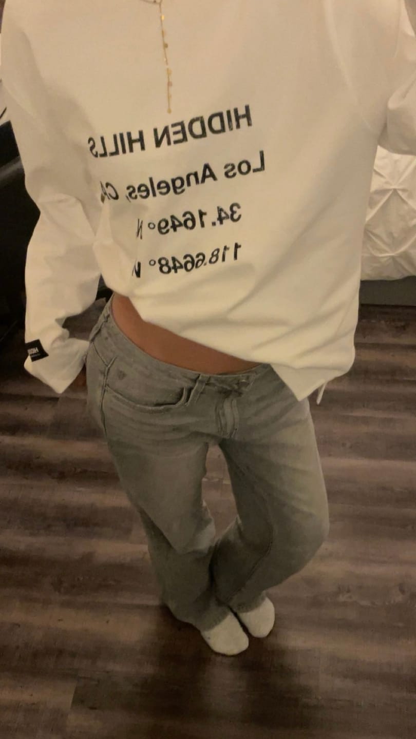Customer photo review of VINTAGE LOGO LONGSLEEVE T-SHIRT WHITE