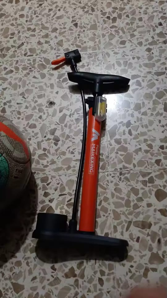 Customer photo review of 11 bar Tragbare Pumpe mit Manometer & 3-in-1-Ventilaufsatz