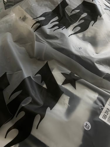 Customer's SEEK VISIONZ SET in original packaging with black flame graphics.