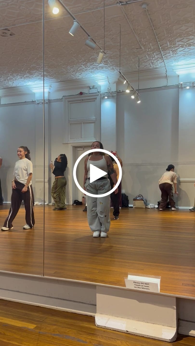 Customer video review of Aelfric Eden Embroidery Dog Baggy Barrel Sweatpants