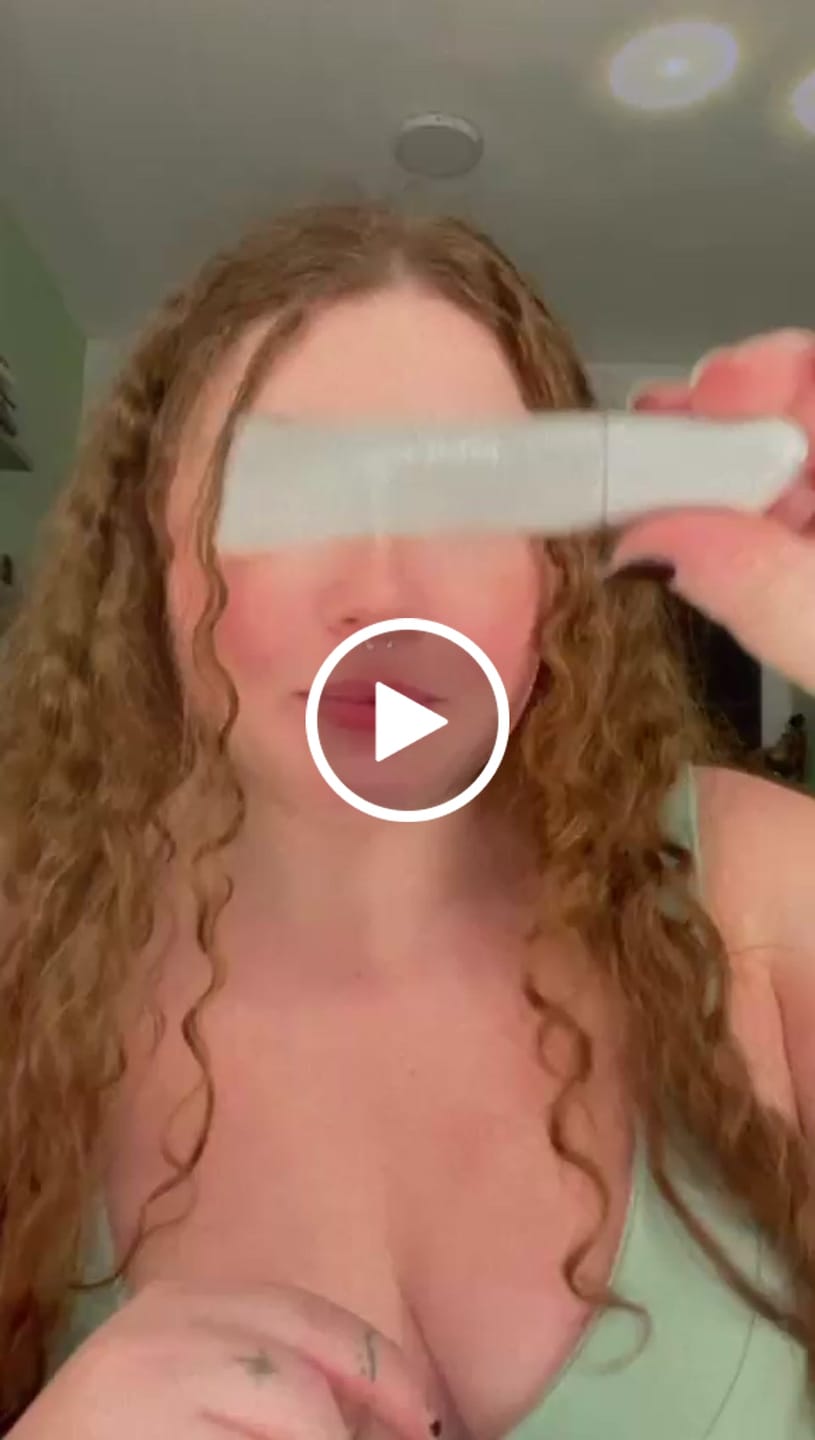 Customer video review of LIPBALM DE PEPTÍDEOS