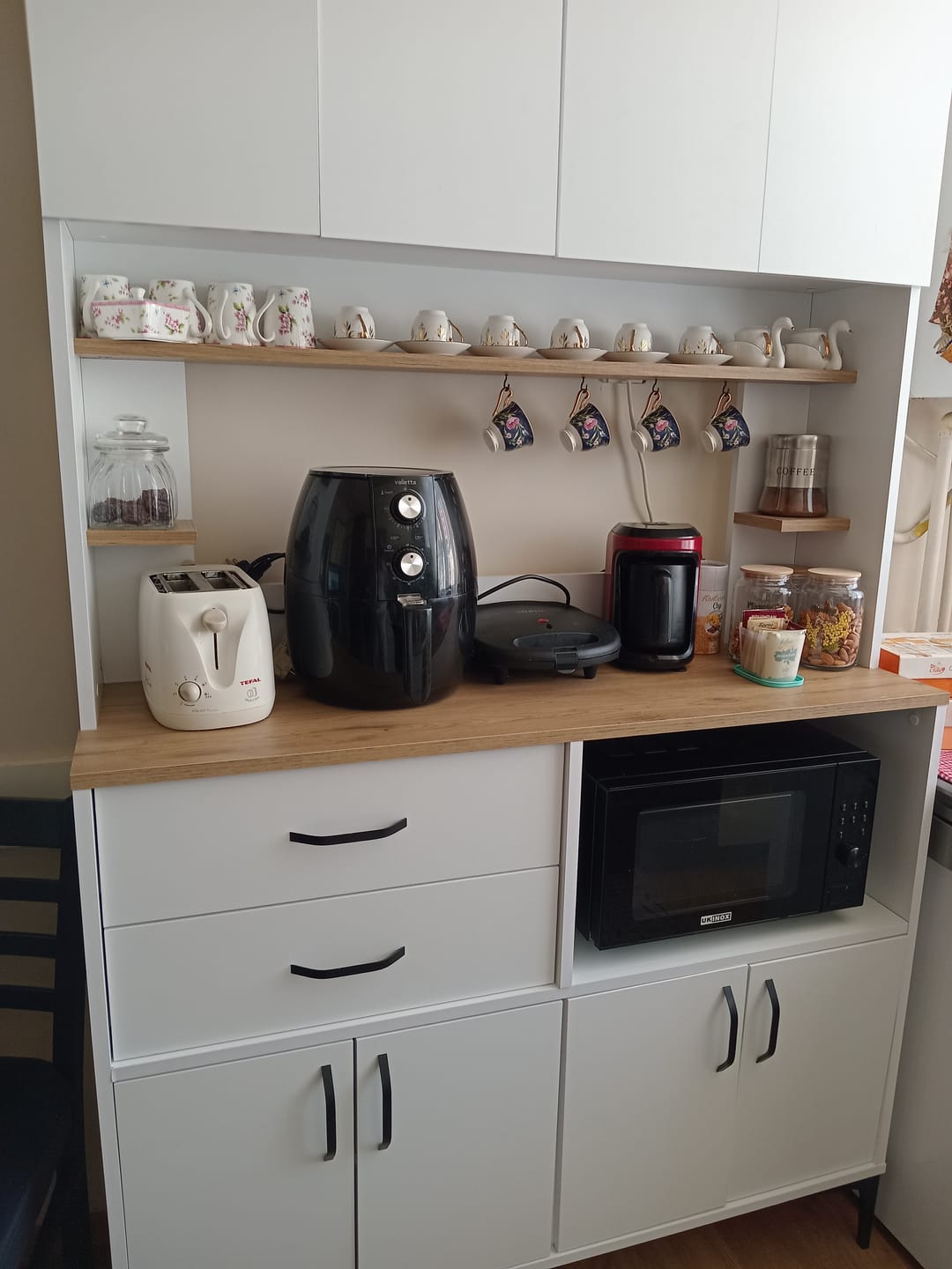 Customer photo review of Rani JE179 Çok Amaçlı Dolap 8 Kapaklı 2 Çekmeceli Kiler Mutfak Dolabı Beyaz - Sepet Ceviz