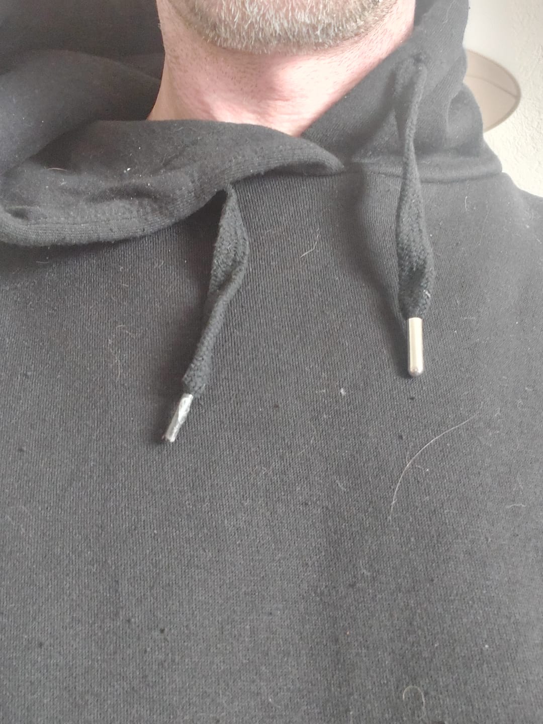 Customer photo review of „Mein Jebiga kommt von ganzem Herzen“ – Premium Hoodie